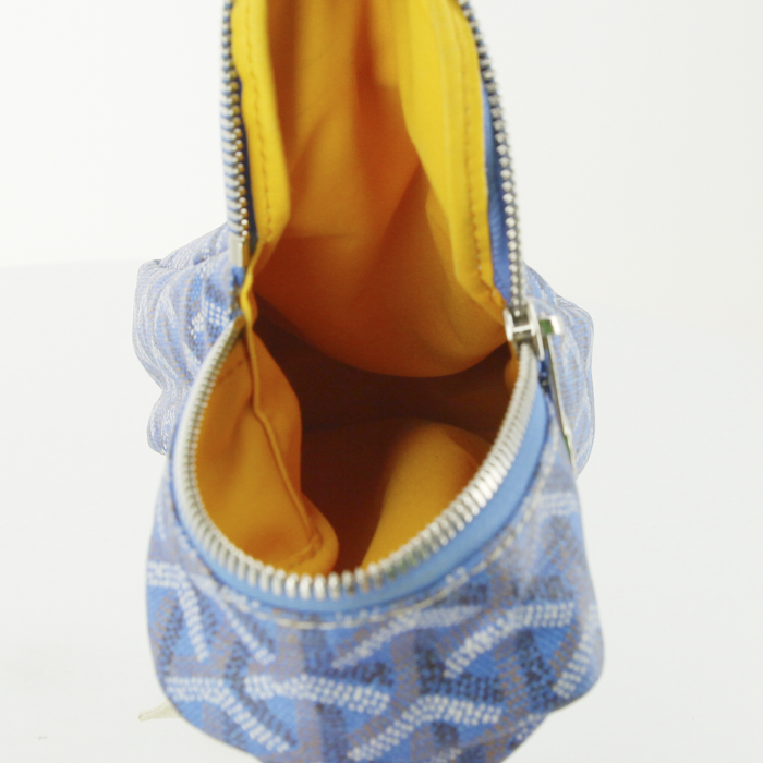 Bolsito de mano Goyard en lona Monogram revestida azul y tela beige crudo - Detail D2