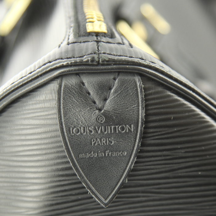 Bolso de mano Louis Vuitton Speedy 30 en cuero Epi negro - Detail D3