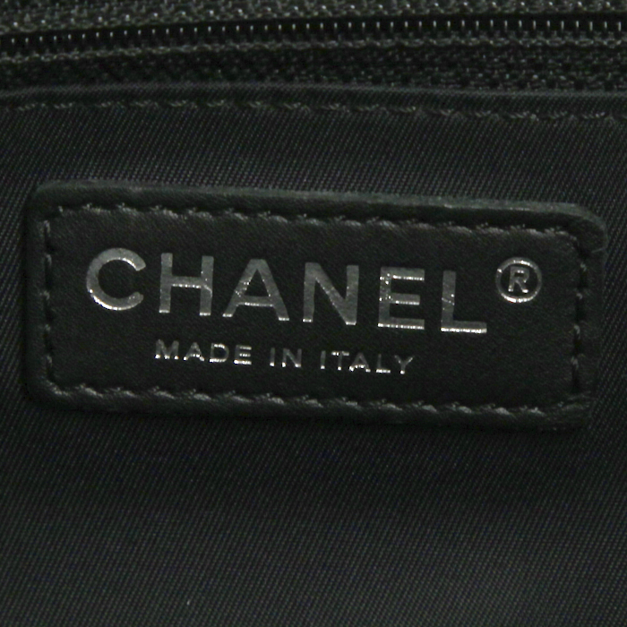 Borsa Chanel Grand Shopping in pelle verniciata nera e tessuto grigio antracite - Detail D3