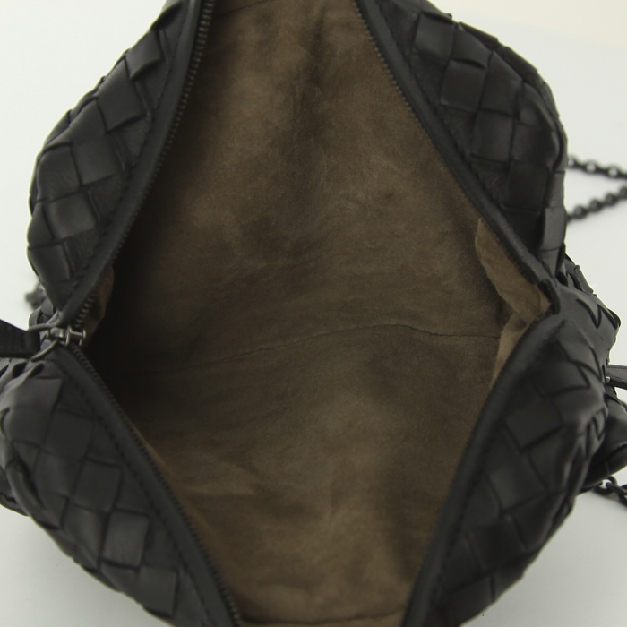 Sac bandoulière Bottega Veneta en cuir intrecciato noir - Detail D2