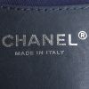 Borsa a tracolla Chanel in tela denim con decoro floreale - Detail D4 thumbnail