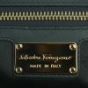 Salvatore Ferragamo Fiamma large model shoulder bag in green leather - Detail D4 thumbnail
