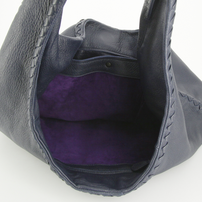 Borsa da spalla o a mano Bottega Veneta in pelle martellata blu scuro - Detail D2