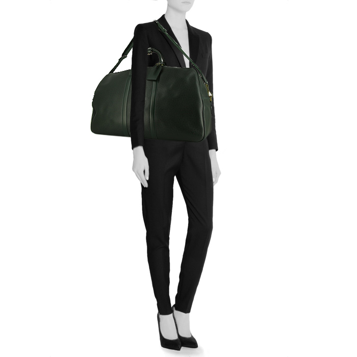 Louis Vuitton Kendall travel bag in green taiga leather - Detail D2