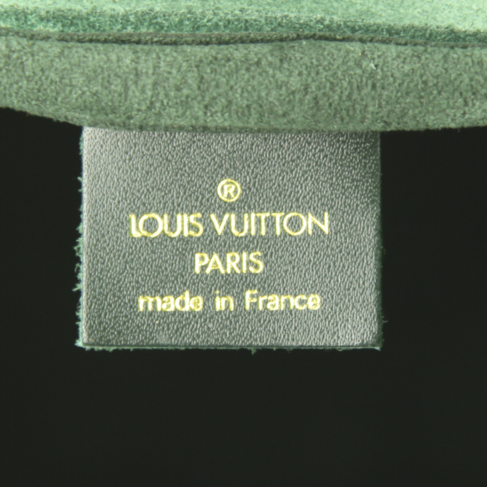 Louis Vuitton Kendall travel bag in green taiga leather - Detail D4