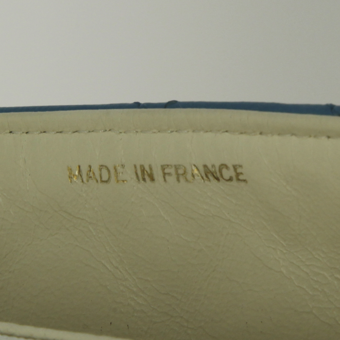 Sac à main Chanel Timeless en cuir matelassé turquoise - Detail D4