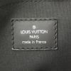 Bolso de mano Louis Vuitton Ségur en cuero Epi negro - Detail D3 thumbnail