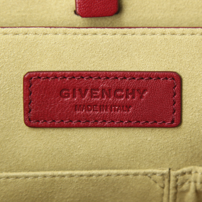 Sac à main Givenchy Shark en cuir fuschia - Detail D4