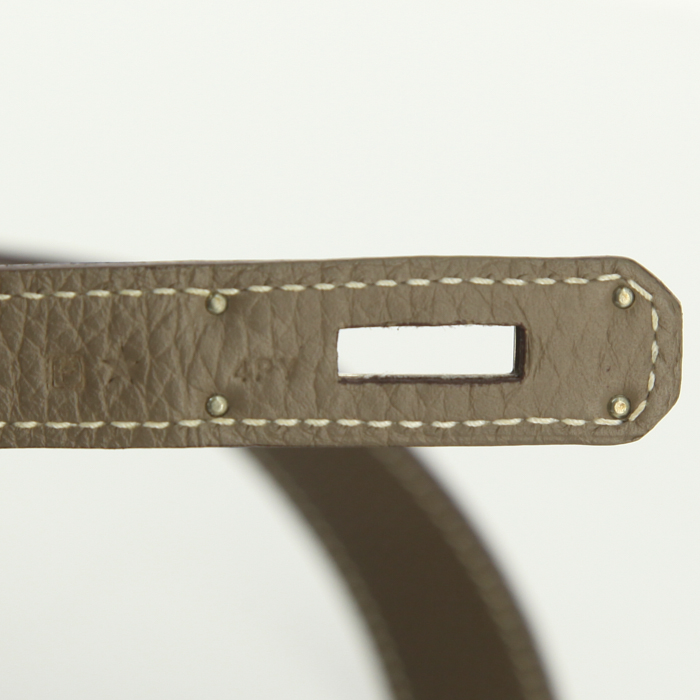 Hermes Jypsiere messenger bag in etoupe togo leather - Detail D4