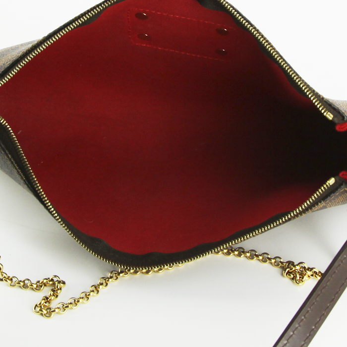 Pochette Louis Vuitton in tela cerata con motivo a scacchi e pelle marrone scuro - Detail D3