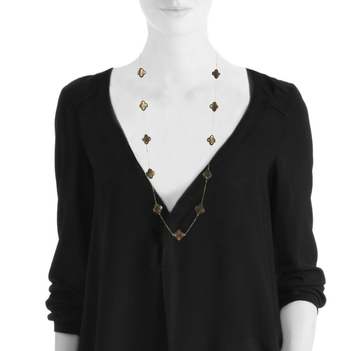 Van Cleef
Arpels Pure Alhambra long necklace in white gold and mother of pearl - Detail D1
