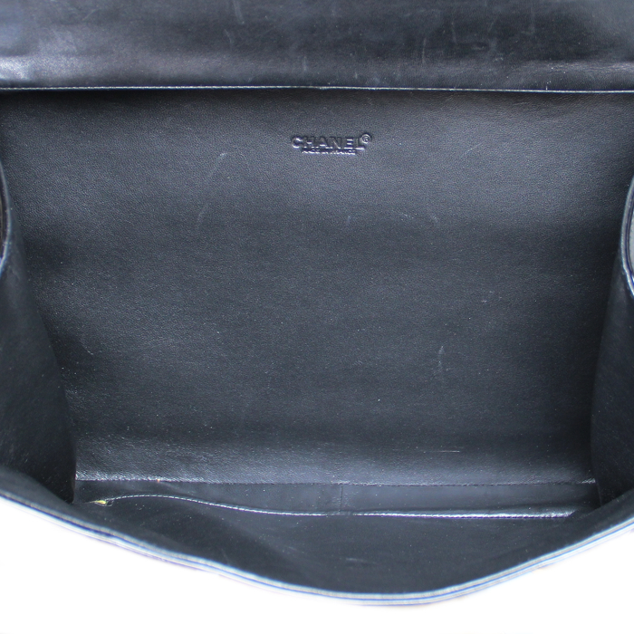 Borsa portadocumenti Chanel in pelle verniciata e foderata nera - Detail D1