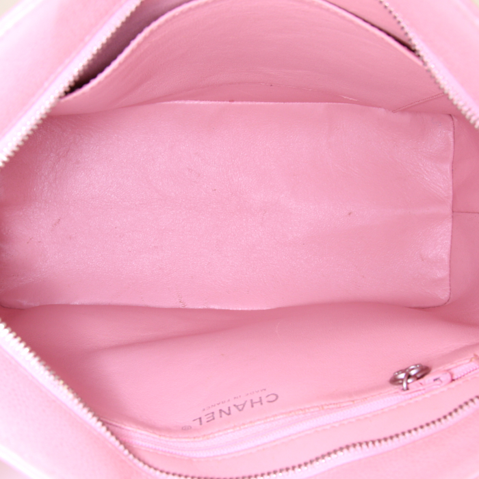 Chanel handbag in pink quilted grained leather - Detail D2