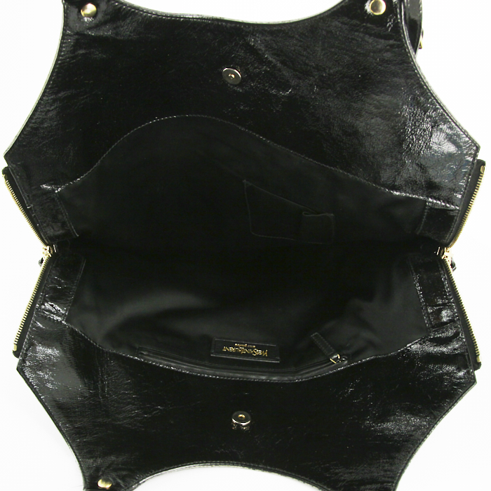 Yves Saint Laurent Tribute handbag in black patent leather - Detail D2