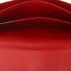Bolsito de mano Louis Vuitton en cuero Epi rojo - Detail D3 thumbnail