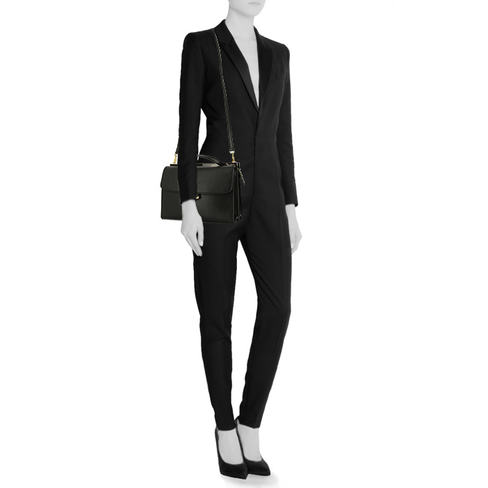Fendi handbag in black leather - Detail D1