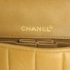Sac à main Chanel East West en cuir matelassé beige - Detail D3 thumbnail