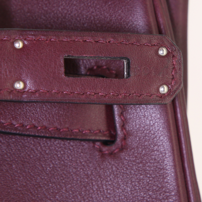 Bolso de mano Hermes Birkin 35 cm en cuero swift violeta Raisin - Detail D4