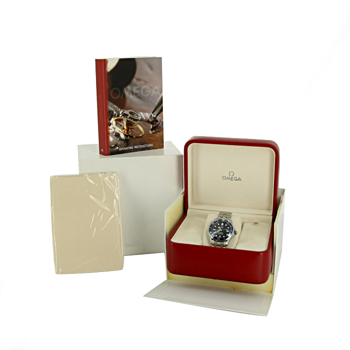 Montre Omega Seamaster 300 M en acier Vers  2000 - Detail D2