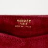 Bolsito de mano Hermes Pan en terciopelo color frambuesa - Detail D3 thumbnail
