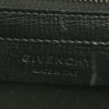 Sac bandoulière Givenchy Pandora moyen modèle en cuir noir - Detail D4 thumbnail