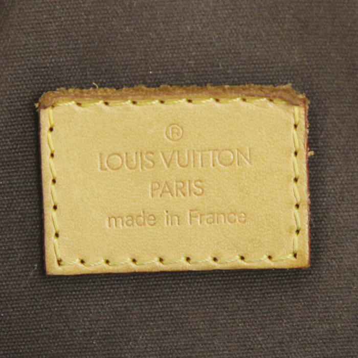 Sac à main Louis Vuitton Summit Drive en cuir vernis monogram aubergine et cuir naturel - Detail D3