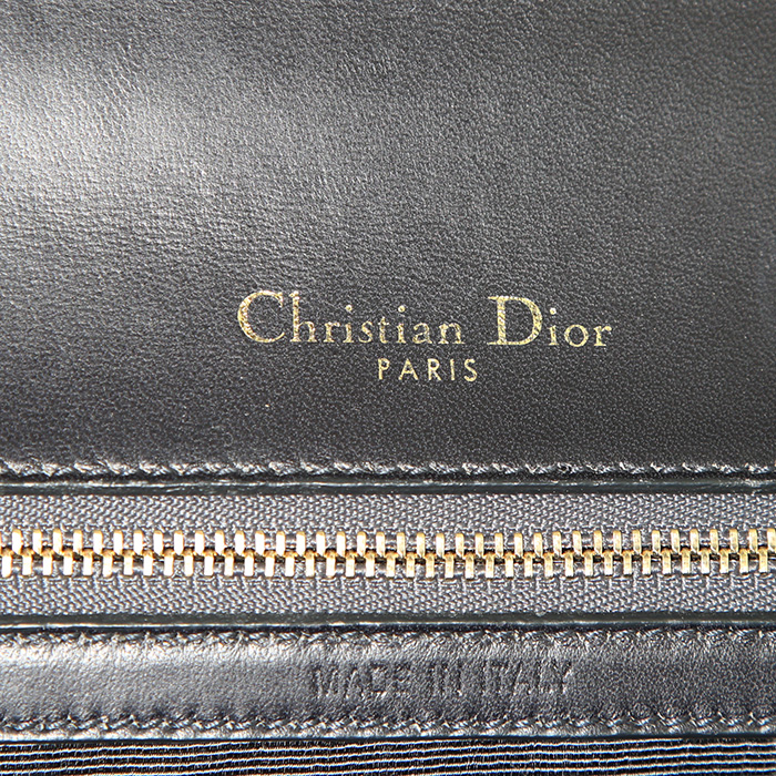 Sac à main Dior Diorama en cuir gris - Detail D4