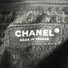 Bolso Cabás Chanel Grand Shopping en vinilo negro - Detail D3 thumbnail