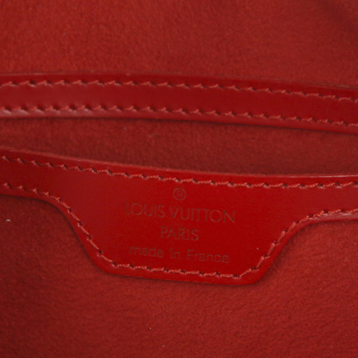 Sac à main Louis Vuitton Soufflot en cuir épi rouge - Detail D3