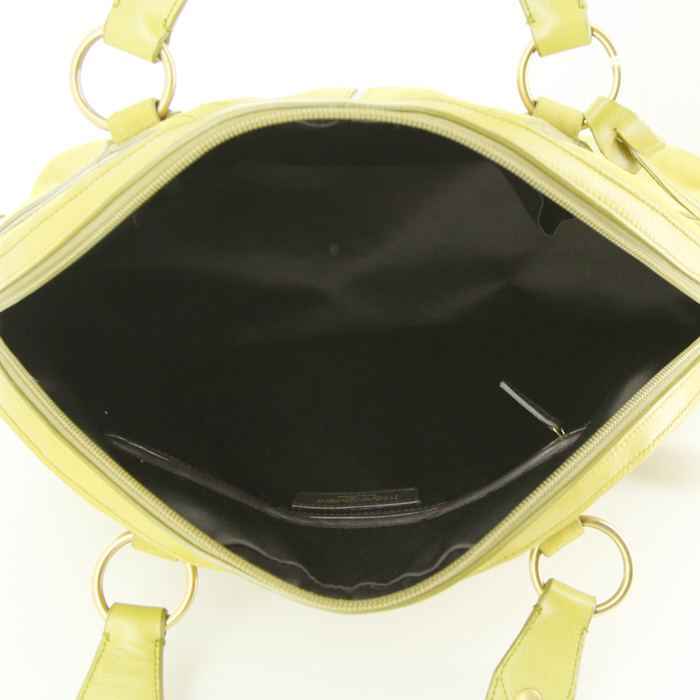 Sac à main Yves Saint Laurent Muse grand modèle en daim vert-anis - Detail D2