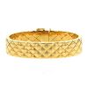 Bracciale Chanel Matelassé in oro giallo - 00pp thumbnail