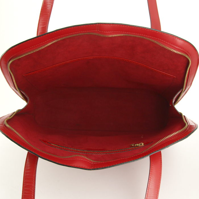 Louis Vuitton Lussac handbag in red epi leather - Detail D2