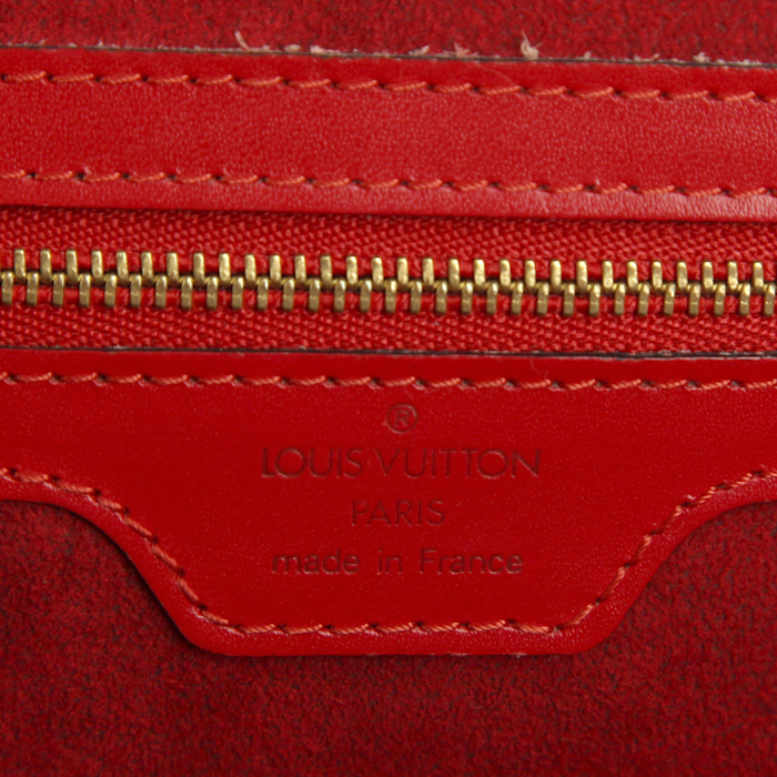 Louis Vuitton Lussac handbag in red epi leather - Detail D3