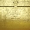 Louis Vuitton wallet in gold leather - Detail D3 thumbnail