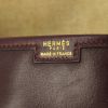 Bolsito de mano Hermes Jige en cuero box color burdeos - Detail D3 thumbnail