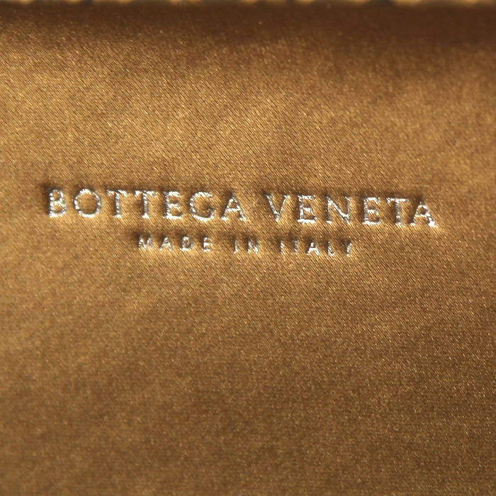 Cartera Minaudière Knot en seda dorada - Detail D3