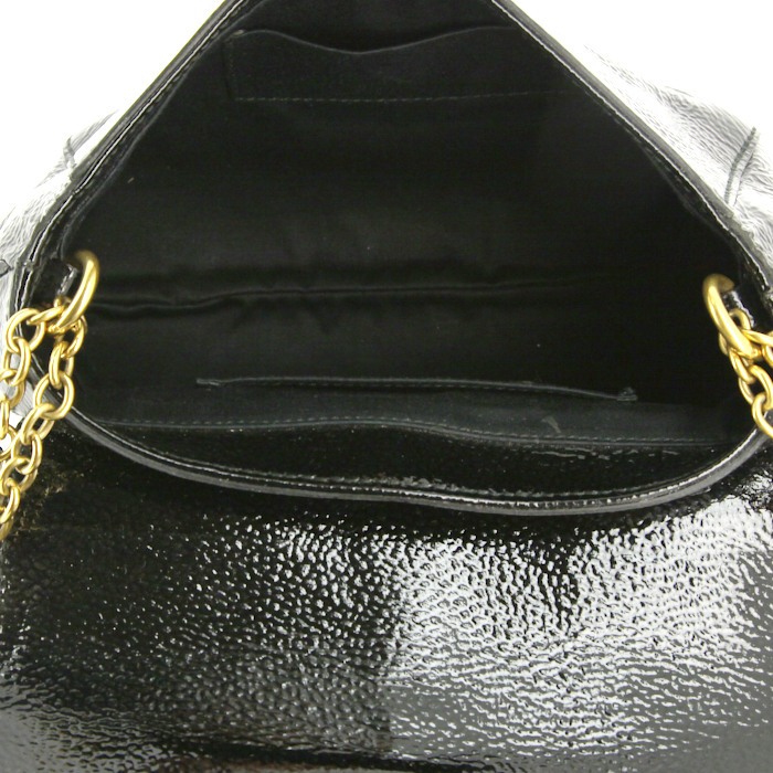 Bolso de mano Saint Laurent modelo pequeño en charol negro - Detail D2