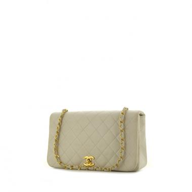 Bolso de mano Chanel Mademoiselle en cuero acolchado blanquecino