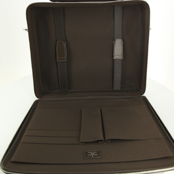 Porte-documents Louis Vuitton en cuir taiga marron - Detail D3