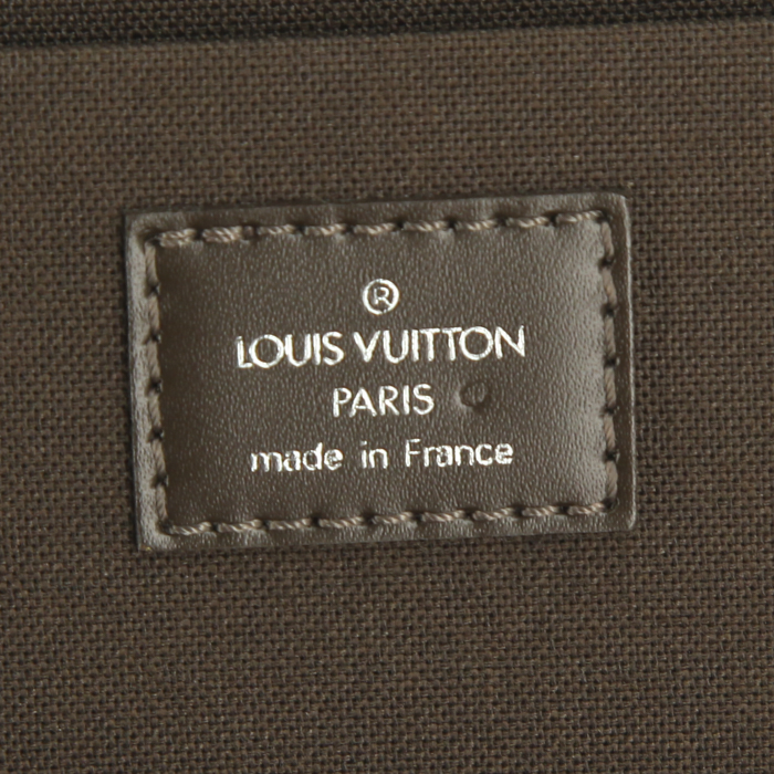 Porte-documents Louis Vuitton en cuir taiga marron - Detail D4