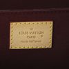 Sac à main Louis Vuitton en cuir vernis monogram bordeaux - Detail D3 thumbnail