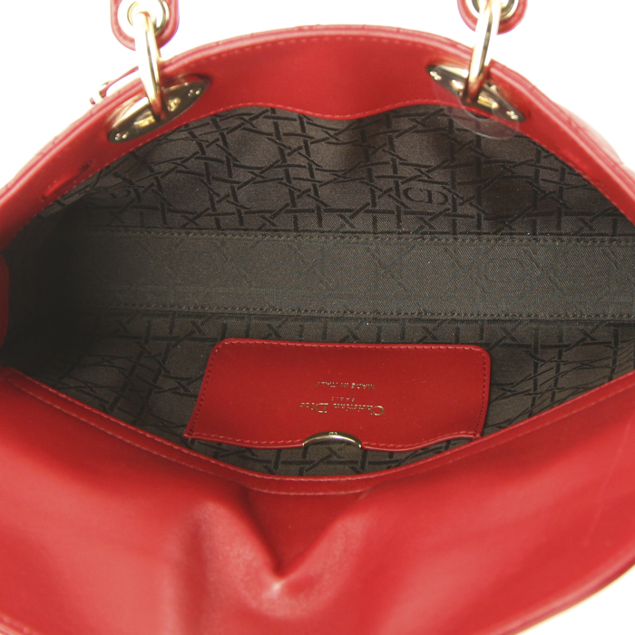 Bolso de mano Dior Lady Dior en cuero cannage rojo - Detail D3