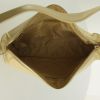 Bolso de mano Chanel en cuero acolchado beige crudo - Detail D2 thumbnail