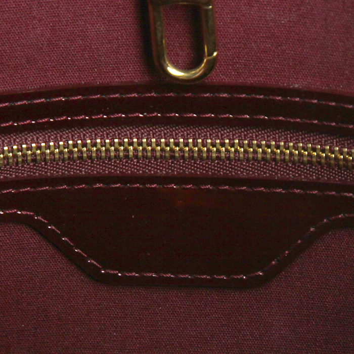 Shopping bag Louis Vuitton in pelle verniciata monogram viola - Detail D3