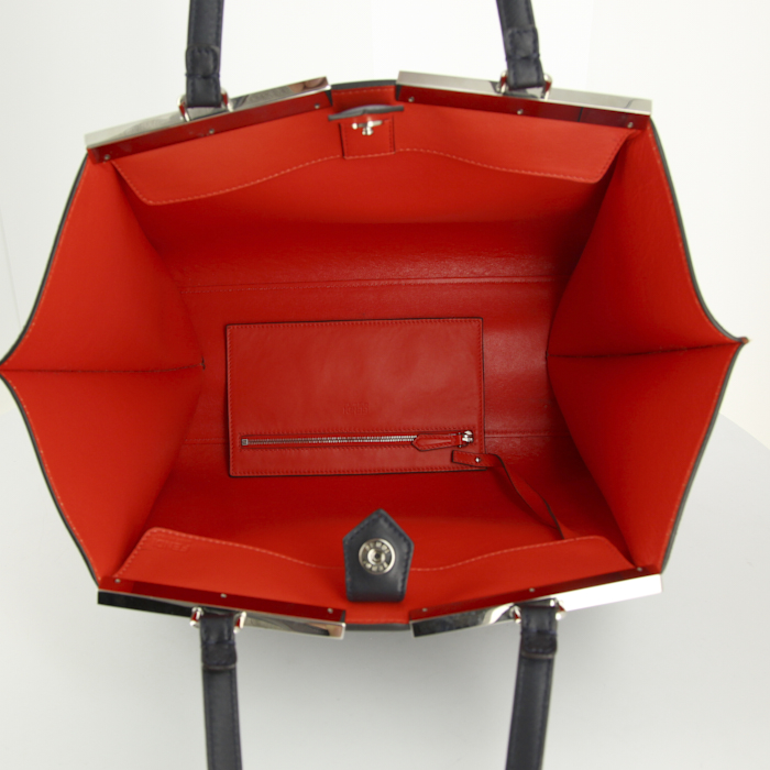 Fendi 2 Jours handbag in black leather and red leather - Detail D2
