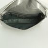 Bolso de mano Fendi Baguette en cuero irisado gris - Detail D2 thumbnail