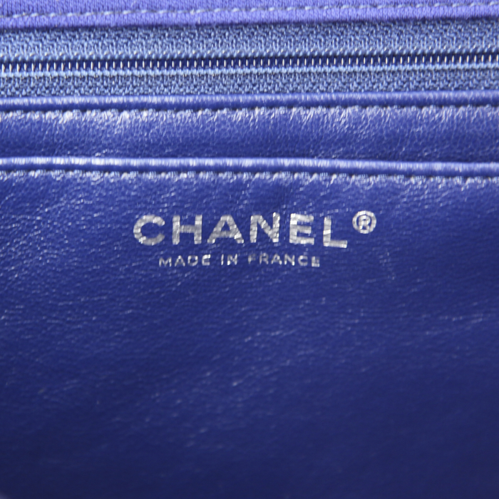 Borsa Chanel Timeless in tela trapuntata blu elettrico - Detail D4