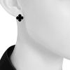 Paire de boucles d'oreilles Van Cleef & Arpels Alhambra Vintage en or blanc et onyx - Detail D1 thumbnail
