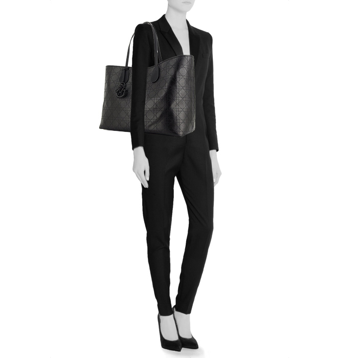 Dior Panarea handbag in black canvas cannage and black leather - Detail D1