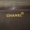 Sac à main Chanel Timeless jumbo en cuir grainé matelassé marron - Detail D4 thumbnail